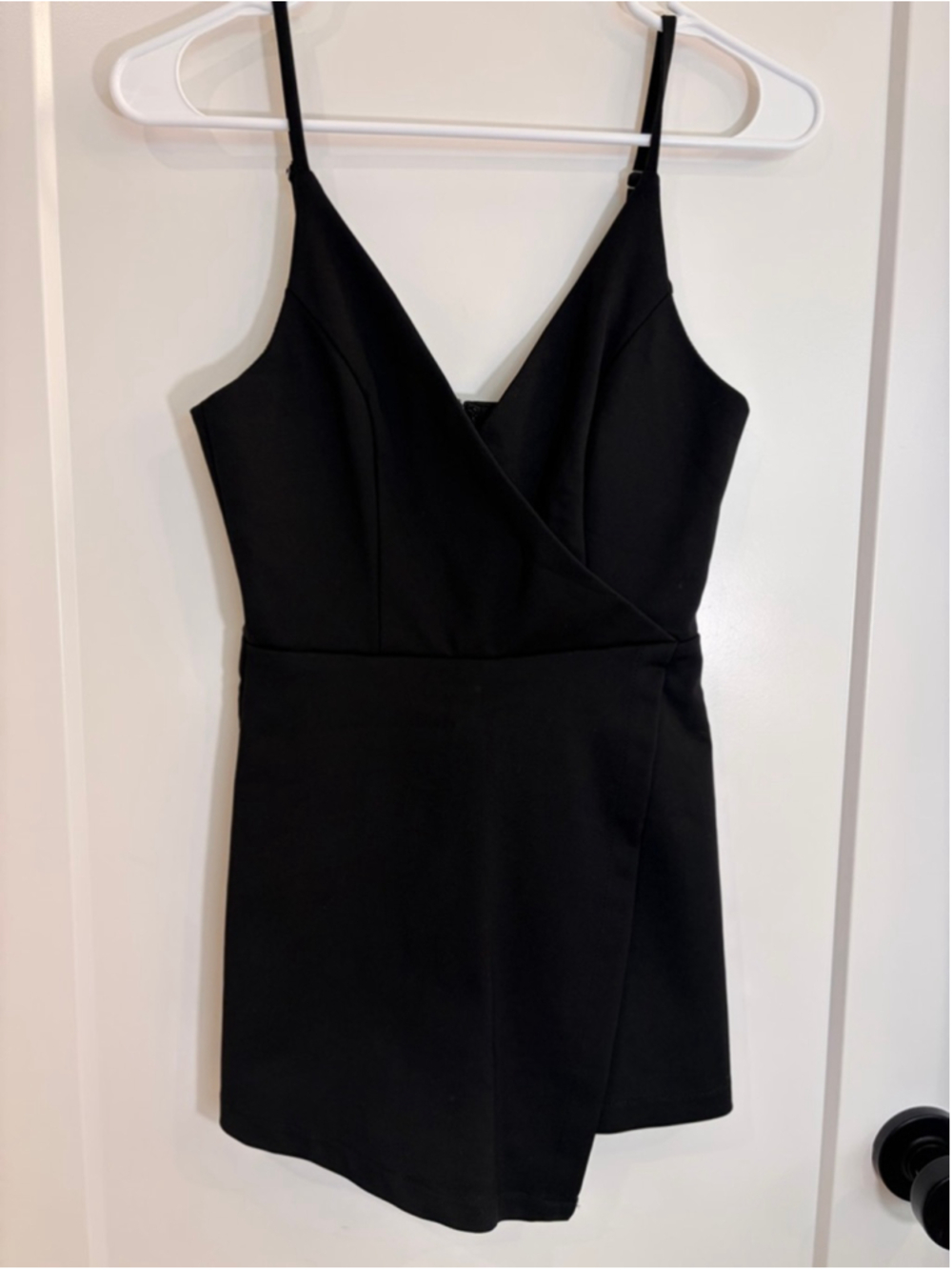 Princess Polly Black Crossover Chest Shorts Romper Size 2 Like New Adjustable St